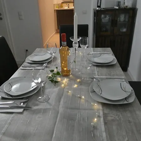 Trappe's Maar-haeuschen *